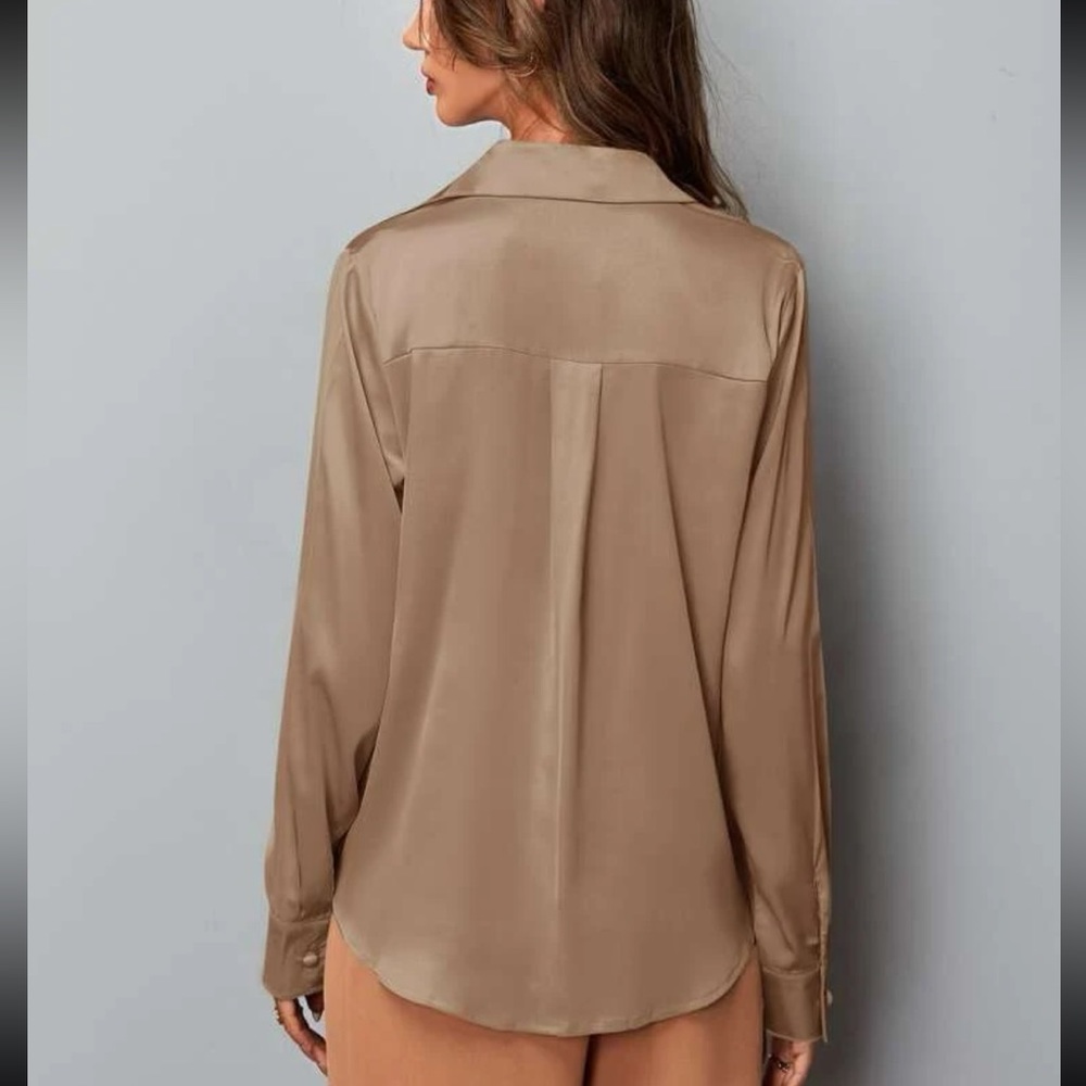 BUTTON UP 👚 - Picture 3 of 3